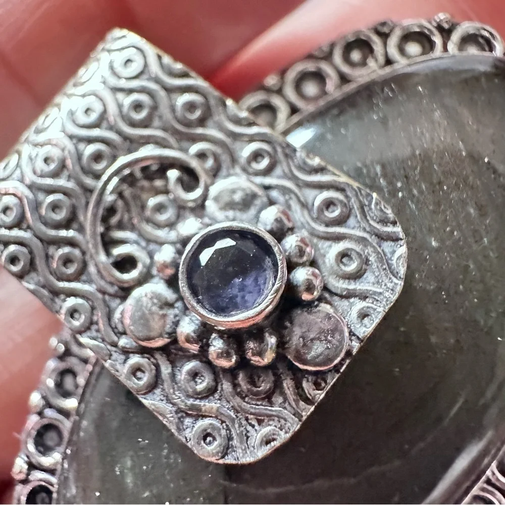 Handcrafted Artisan Jewelry Labradorite Pendant Accent Art to Wear 3331